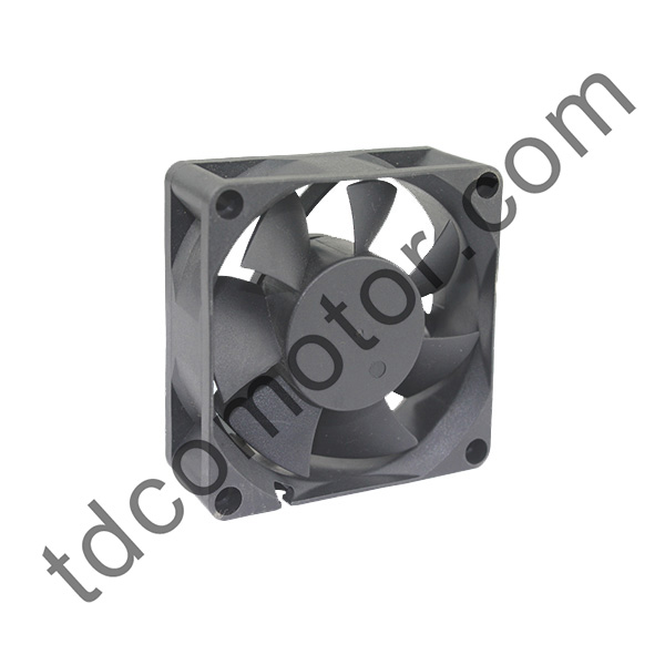 EC Aksiyel Fan 70x70x25 YZ-7025